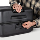 Osprey Ozone Hardside 30" - 4-Rollen-Trolley L 76 cm (black)