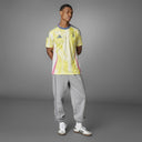 adidas Juventus Turin Fußball - Auswärtstrikot 24/25 Men (pure sulfur, XL) - Markenkoffer
