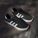adidas Daily 4.0 - Schuh Men (core black/ftwr white/ftwr white, 44) - Markenkoffer