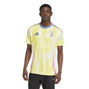 adidas Juventus Turin Fußball - Auswärtstrikot 24/25 Men (pure sulfur, XL) - Markenkoffer