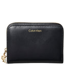 Calvin Klein Medium Flap Zip - Geldbörse 6cc 11 cm (black) - Markenkoffer