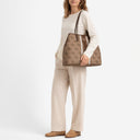 Guess Victtoria Large 2 in 1 Tote - Shopper 40 cm (latte logo/brown) - Ansicht 8