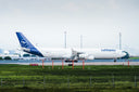 Lufthansa Airbus A340 auf dem Rollfeld - Lufthansa Handgepäck-Regeln & Tarife 2026