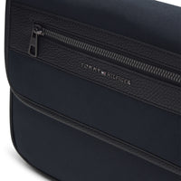Tommy Hilfiger Repreve Flap Messenger - Bandolera 28 cm (space blue)