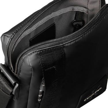 Calvin Klein Ruberrized Reporter - Umhängetasche 20 cm (black) - Ansicht 3