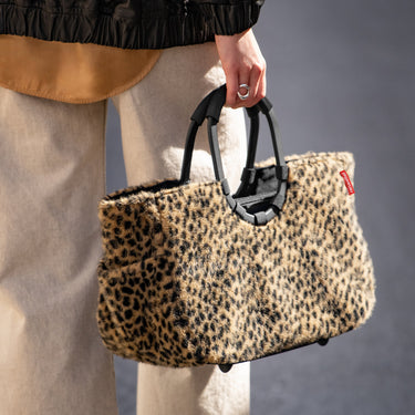 reisenthel shopping loopshopper M - Einkaufstasche mit Bügel 40 cm (leo fake fur) - Ansicht 8