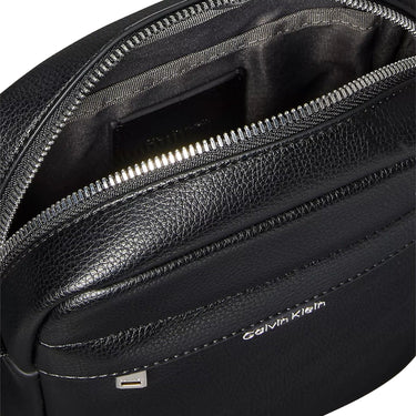 Calvin Klein Raised - Umhängetasche (black) - Markenkoffer