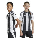 adidas Juventus Turin Fußball - Jr. Heimtrikot 24/25 (white/black, 176) - Markenkoffer