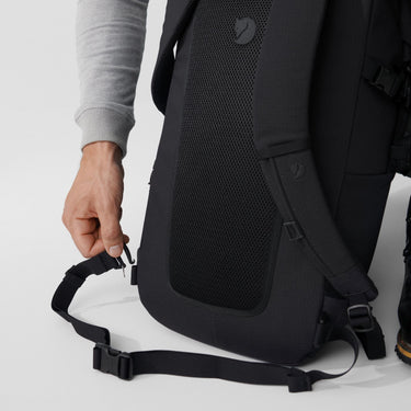 Fjällräven Ulvö Rolltop 30 - Rucksack 15" 49 cm (black) - Markenkoffer