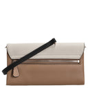 Guess Noelle II Xbody Flap - Umhängetasche 21 cm (tan multi) - Markenkoffer