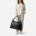 Guess Wilder Oversized Hobo - Schultertasche (black) - Markenkoffer