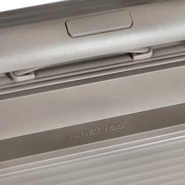 NINETYGO Nulife - 4 - Rollen - Kabinentrolley S 55 cm (beige) - Markenkoffer